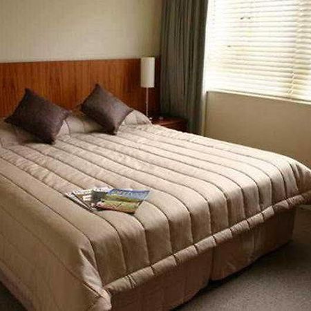 The Poplars Apartment Hotel ไครสต์เชิร์ช ภายนอก รูปภาพ