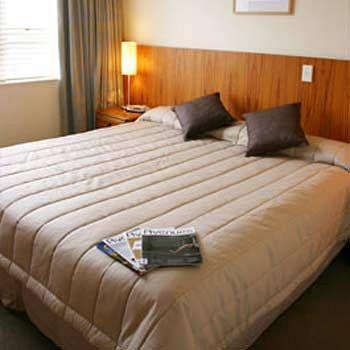 The Poplars Apartment Hotel ไครสต์เชิร์ช ภายนอก รูปภาพ